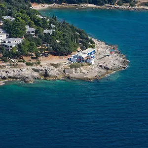 Pribjeći Horizont, Pula