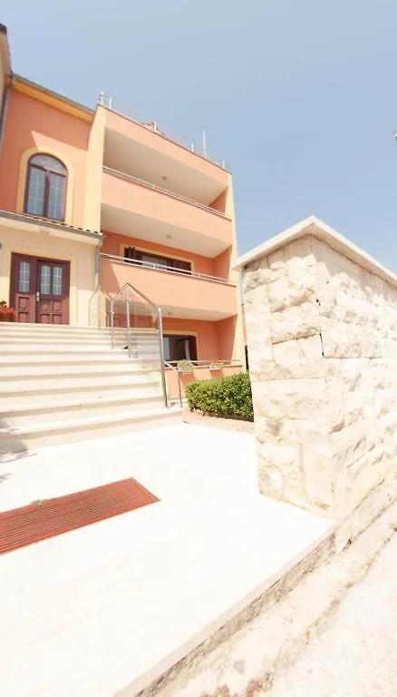 Apartments Labinac Pula